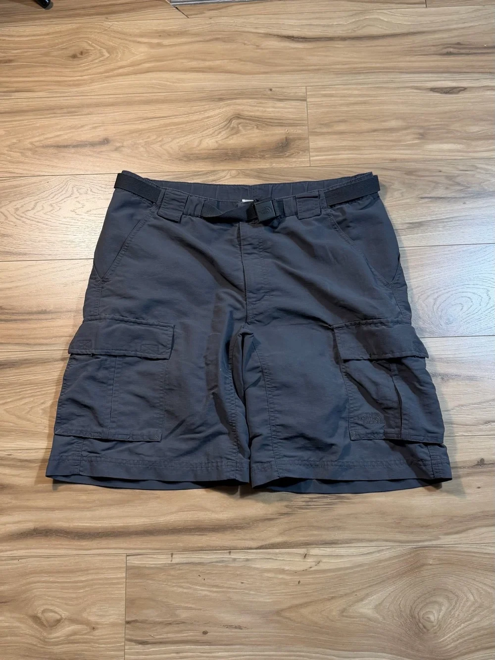 The North Face Men’s Gray Cargo Shorts Nylon Canvas Flat Front Belted Logo